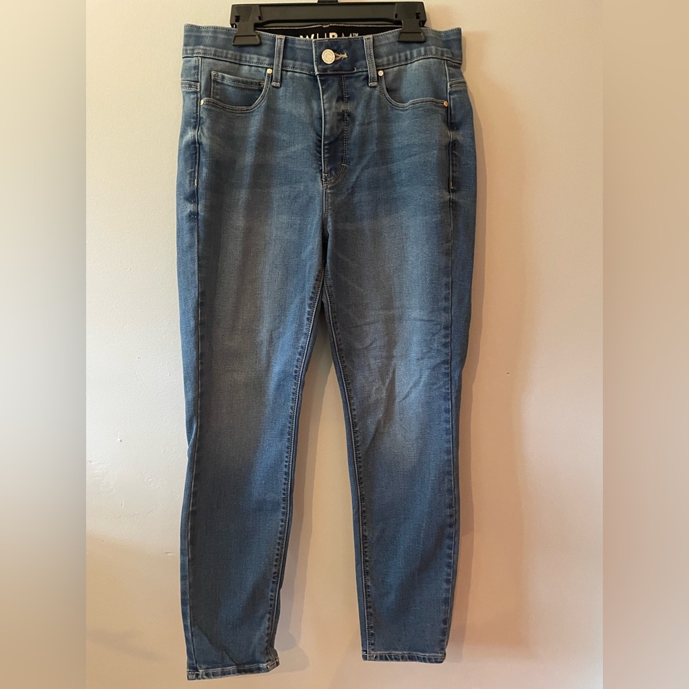 EUC White House black market skinny crop jeans
